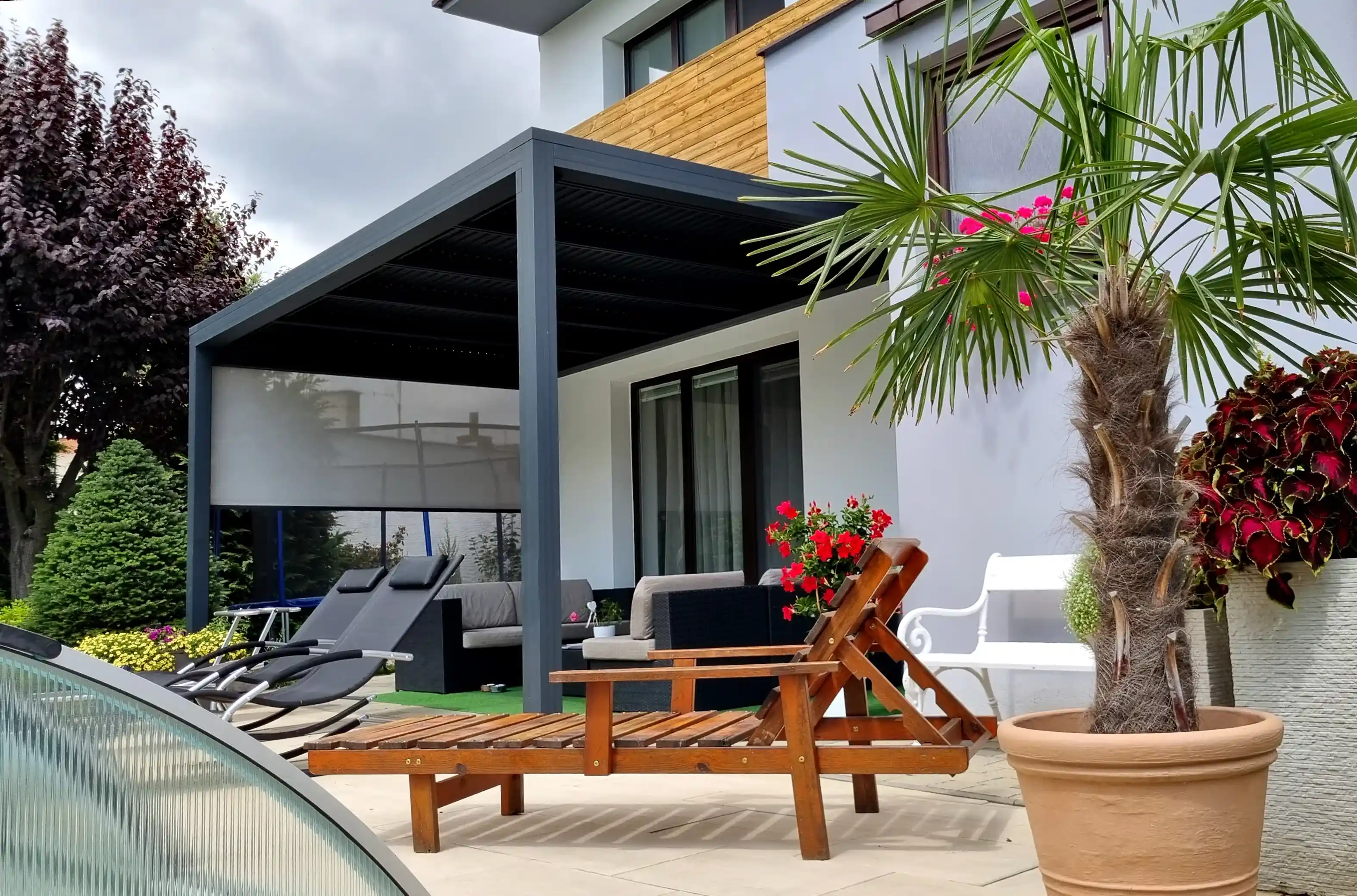 Hliníková bioklimatická pergola Rolux