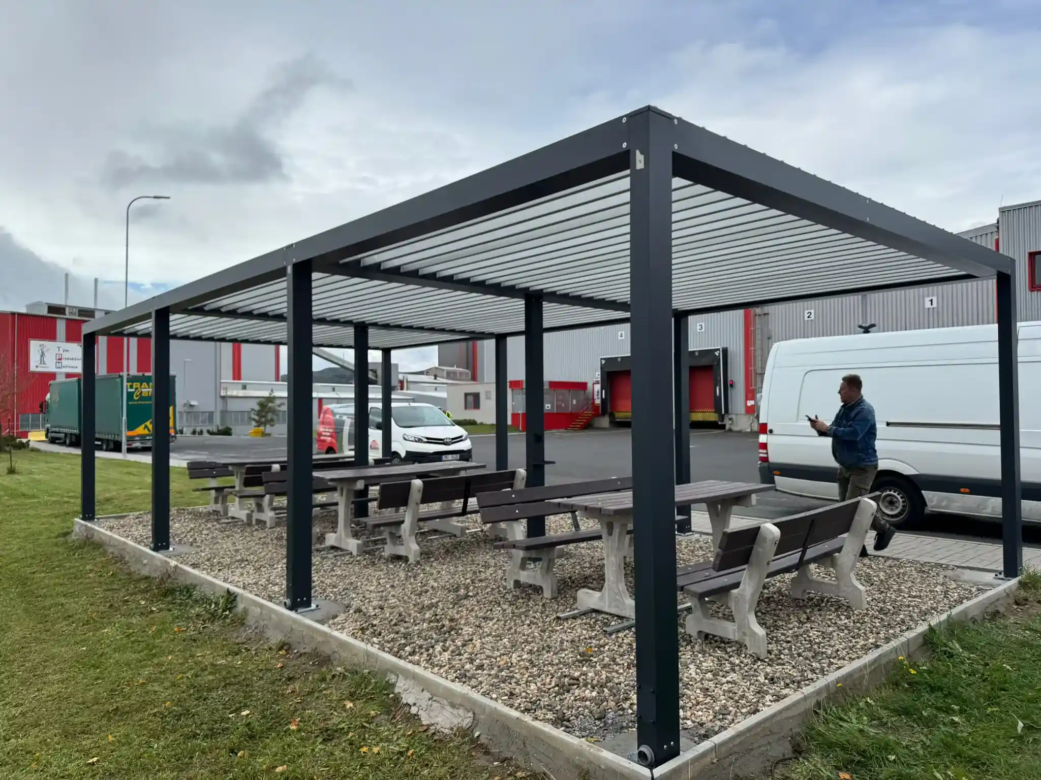 Hliníková bioklimatická pergola Rolux